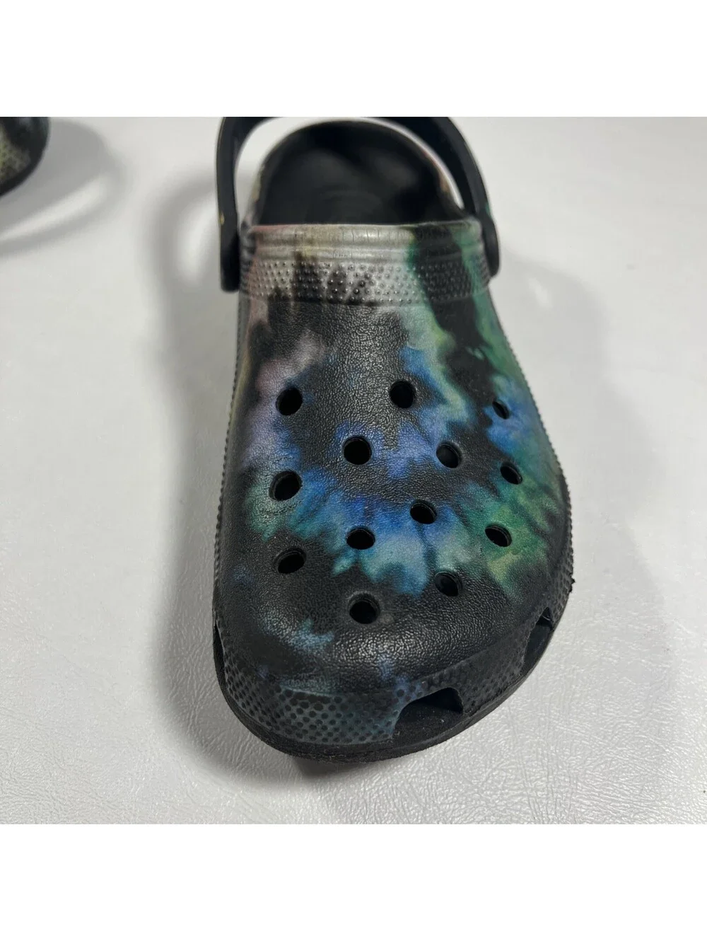 Crocs Classic Black Tie Dye Rainbow Slip On Clog Unisex Size kids 7